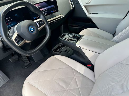 Certified 2024 BMW iX xDrive50 w/ Sport Package AWD/4WD image 4