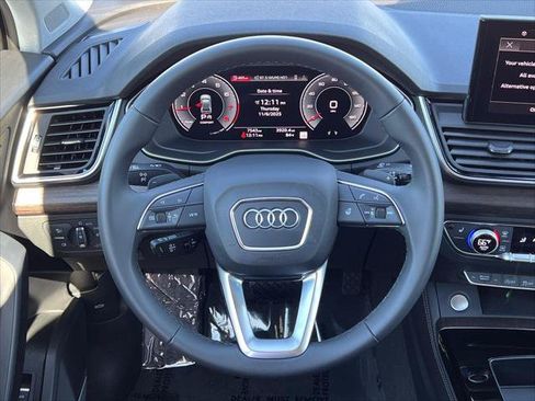 Certified 2025 Audi Q5 2.0T Premium Plus w/ Premium Plus Package AWD/4WD image 24