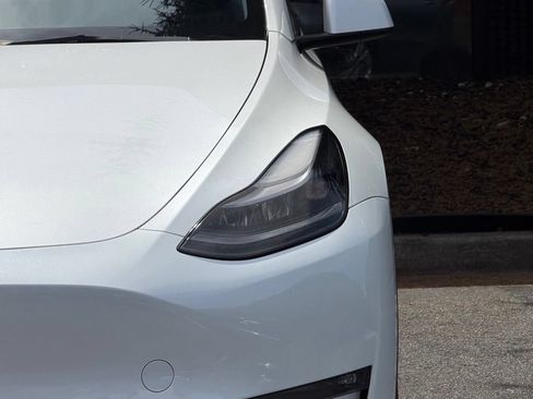 Used 2023 Tesla Model Y Performance AWD/4WD image 5