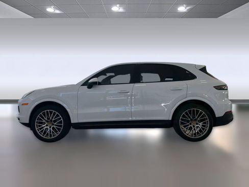 Used 2022 Porsche Cayenne Platinum Edition AWD/4WD image 2