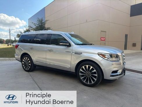 Used 2019 Lincoln Navigator Select RWD image 5