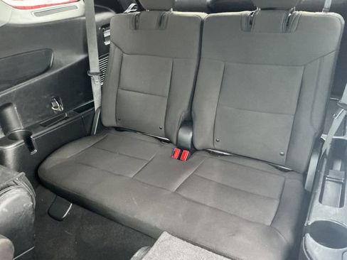 Used 2021 Ford Explorer XLT image 39