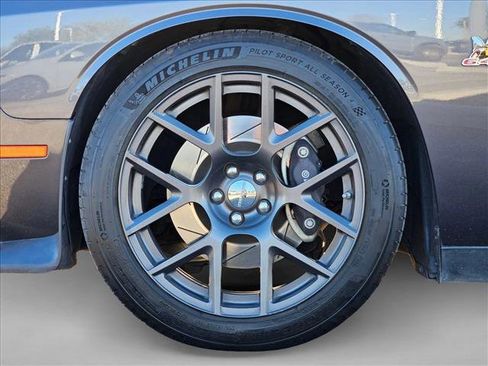 Used 2016 Dodge Challenger R/T Scat Pack w/ Leather Interior Group image 23