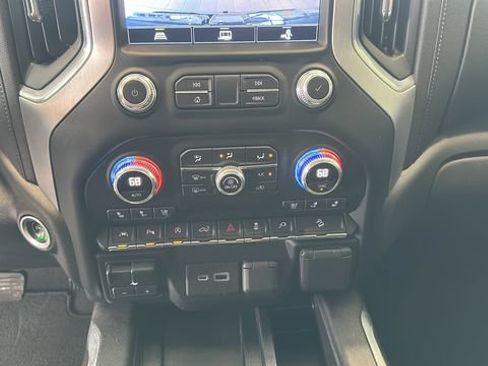 Used 2021 GMC Sierra 1500 SLT w/ SLT Premium Plus Package AWD/4WD image 15