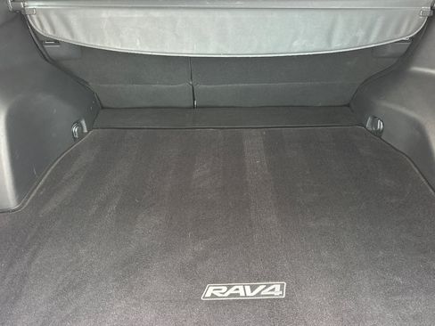 Certified 2021 Toyota RAV4 LE AWD/4WD image 15