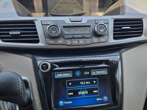 Used 2014 Honda Odyssey Touring image 15
