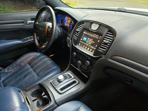Used 2015 Chrysler 300 S image 10