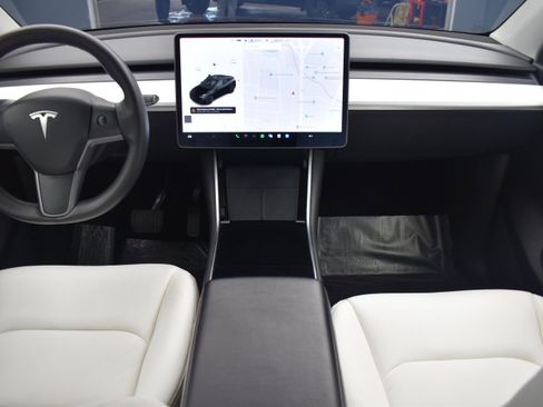 Used 2021 Tesla Model Y Long Range AWD/4WD image 13