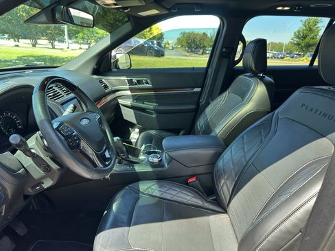 Used 2018 Ford Explorer Platinum AWD/4WD image 19