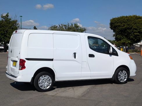 Used 2020 Nissan NV200 SV FWD image 2