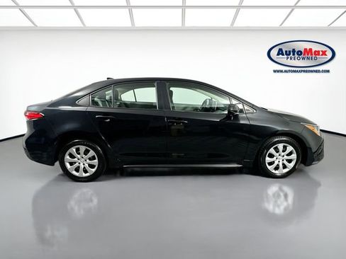Used 2021 Toyota Corolla LE FWD image 9