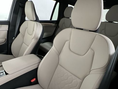 New 2026 Volvo XC90 B6 Plus w/ Protection Package Premier image 12