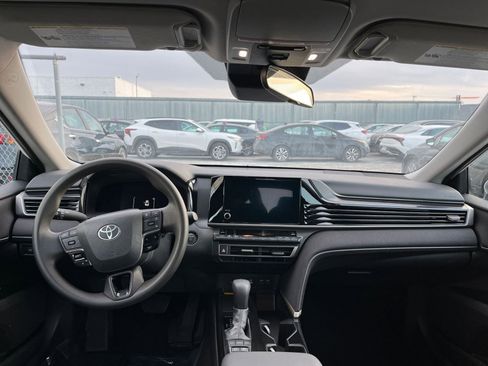 Used 2025 Toyota Camry LE image 32