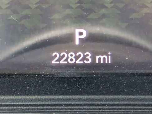 Used 2025 Jeep Wrangler Unlimited Sahara AWD/4WD image 27