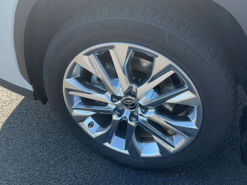 Used 2023 Toyota Highlander Limited AWD/4WD image 13