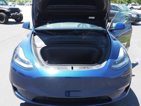 Used 2024 Tesla Model Y Long Range AWD/4WD image 12