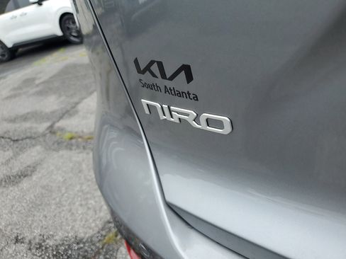 New 2025 Kia Niro SX Touring image 7