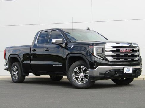 Used 2022 GMC Sierra 1500 SLE AWD/4WD image 1