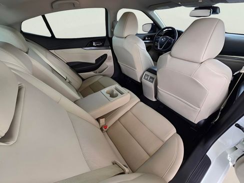 Used 2020 Nissan Maxima 3.5 SV w/ Illumination Package image 10