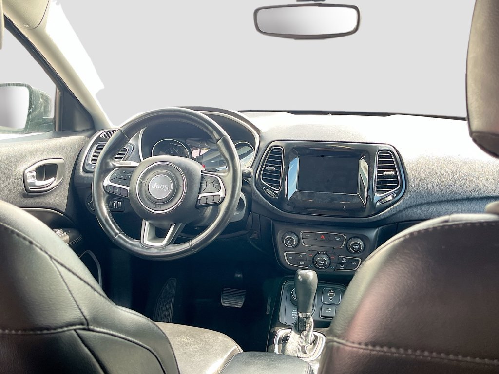 Used 2020 Jeep Compass Latitude AWD/4WD image 21