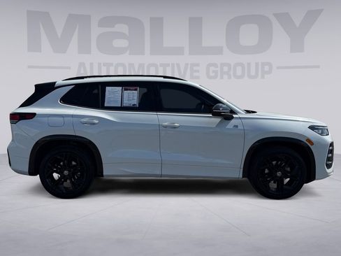 Used 2025 Volkswagen Tiguan SE R-Line FWD image 6