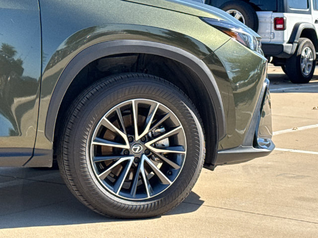 Used 2025 Lexus NX 350h AWD w/ Accessory Package (2T) image 18