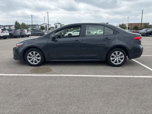 Used 2023 Toyota Corolla LE image 2