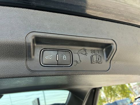 Used 2023 Ford Explorer XLT w/ Equipment Group 202A AWD/4WD image 19