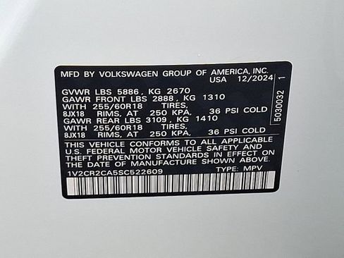 Certified 2025 Volkswagen Atlas Peak Edition SE AWD/4WD image 27