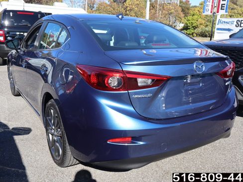 Used 2018 MAZDA MAZDA3 Grand Touring image 6