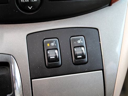 Used 2005 Toyota Sienna XLE image 30