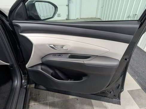 Used 2025 Hyundai Tucson SE image 26