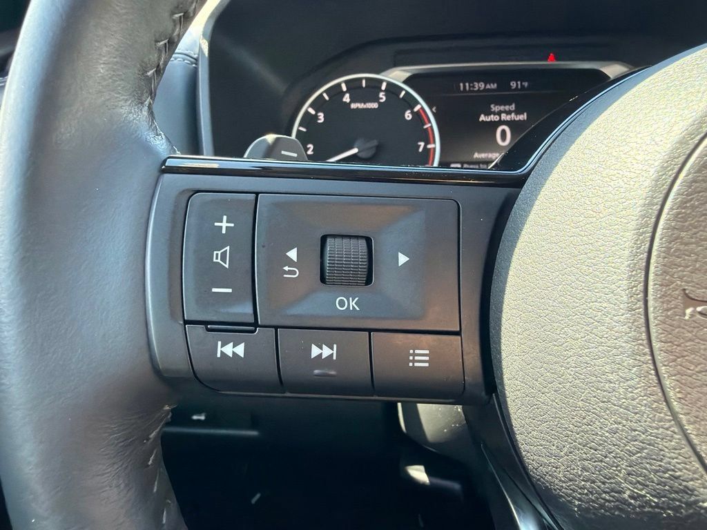 Used 2023 Nissan Rogue SV w/ SV Premium B Package FWD image 21