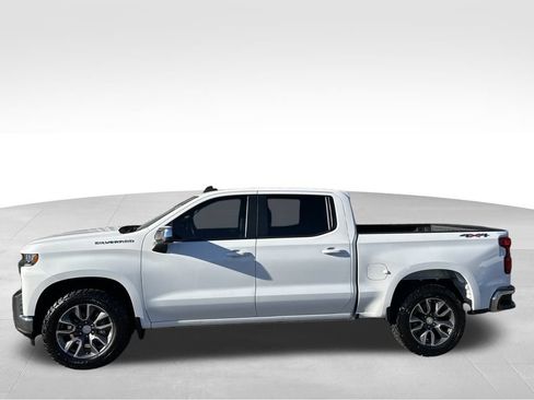 Used 2022 Chevrolet Silverado 1500 LT AWD/4WD image 3