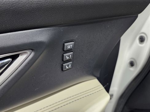 Used 2021 Subaru Ascent Limited w/ Technology Package image 29