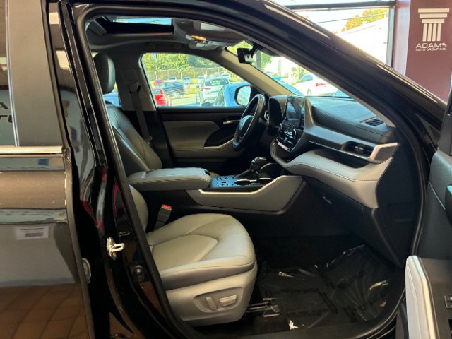 Used 2026 Toyota Highlander XLE AWD/4WD image 24