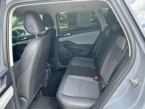Certified 2024 Volkswagen Taos SE FWD image 41