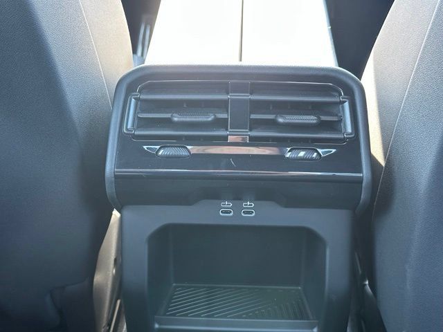 Certified 2024 BMW 530i xDrive w/ M Sport Package AWD/4WD image 32