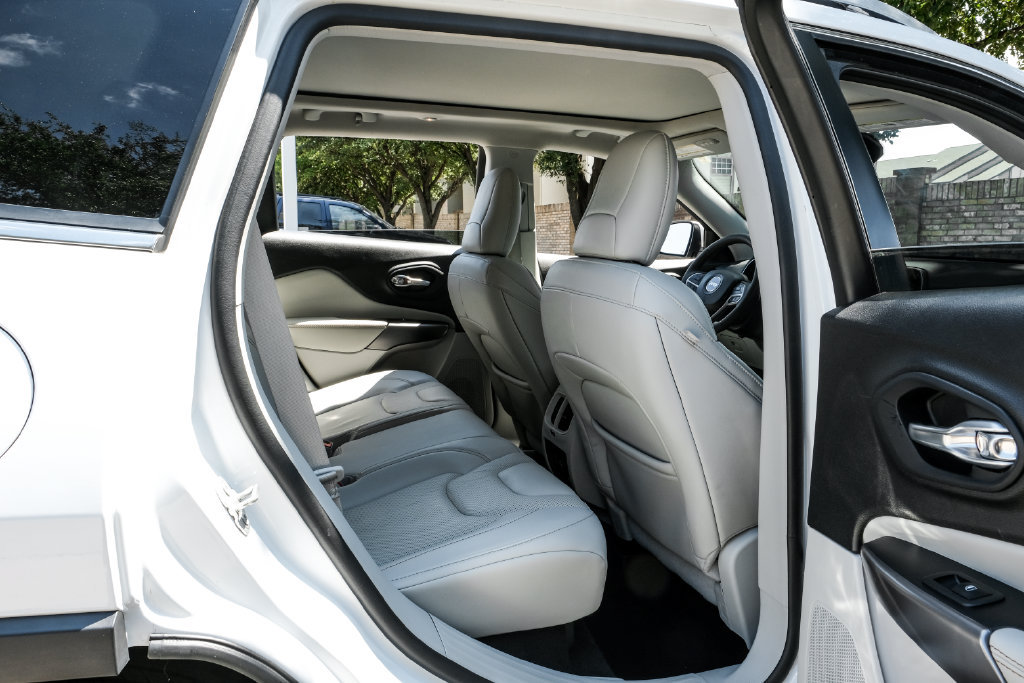 Used 2021 Jeep Cherokee Limited AWD/4WD image 49