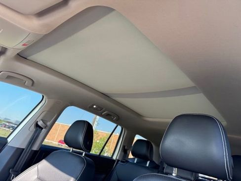 Used 2023 Volkswagen Atlas SE image 13