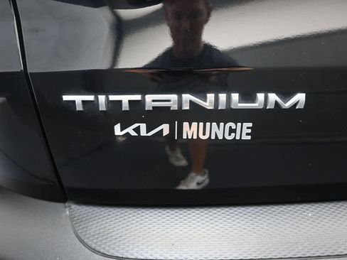 Used 2020 Ford Escape Titanium AWD/4WD image 10