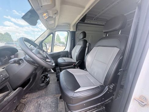 Used 2024 RAM ProMaster 2500 w/ Convenience Group FWD image 6