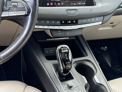 Used 2020 Cadillac XT4 Premium Luxury image 4