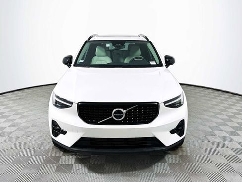 Used 2025 Volvo XC40 B5 Plus w/ Climate Package image 2
