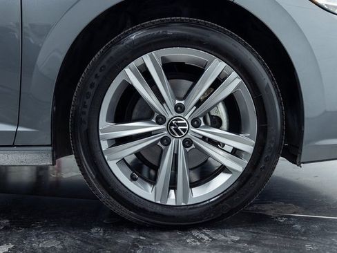 Used 2024 Volkswagen Jetta SE image 28