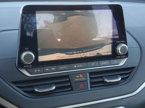 Used 2022 Nissan Altima 2.5 SV image 22