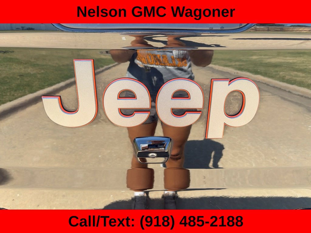 Used 2023 Jeep Gladiator Mojave w/ Cold Weather Group AWD/4WD image 10