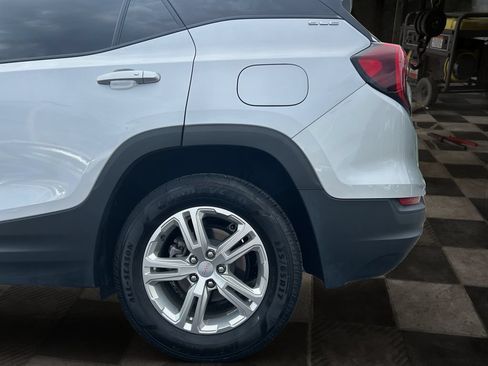 Certified 2022 GMC Terrain SLE w/ Driver Convenience Package FWD image 10
