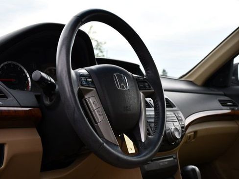 Used 2011 Honda Accord EX-L image 11