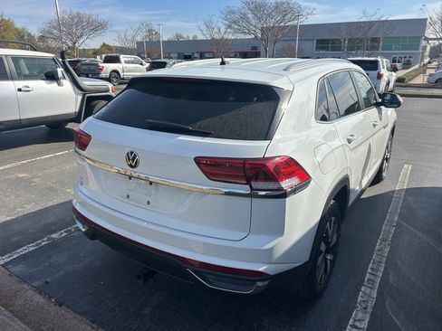 Used 2021 Volkswagen Atlas Cross Sport SE image 5